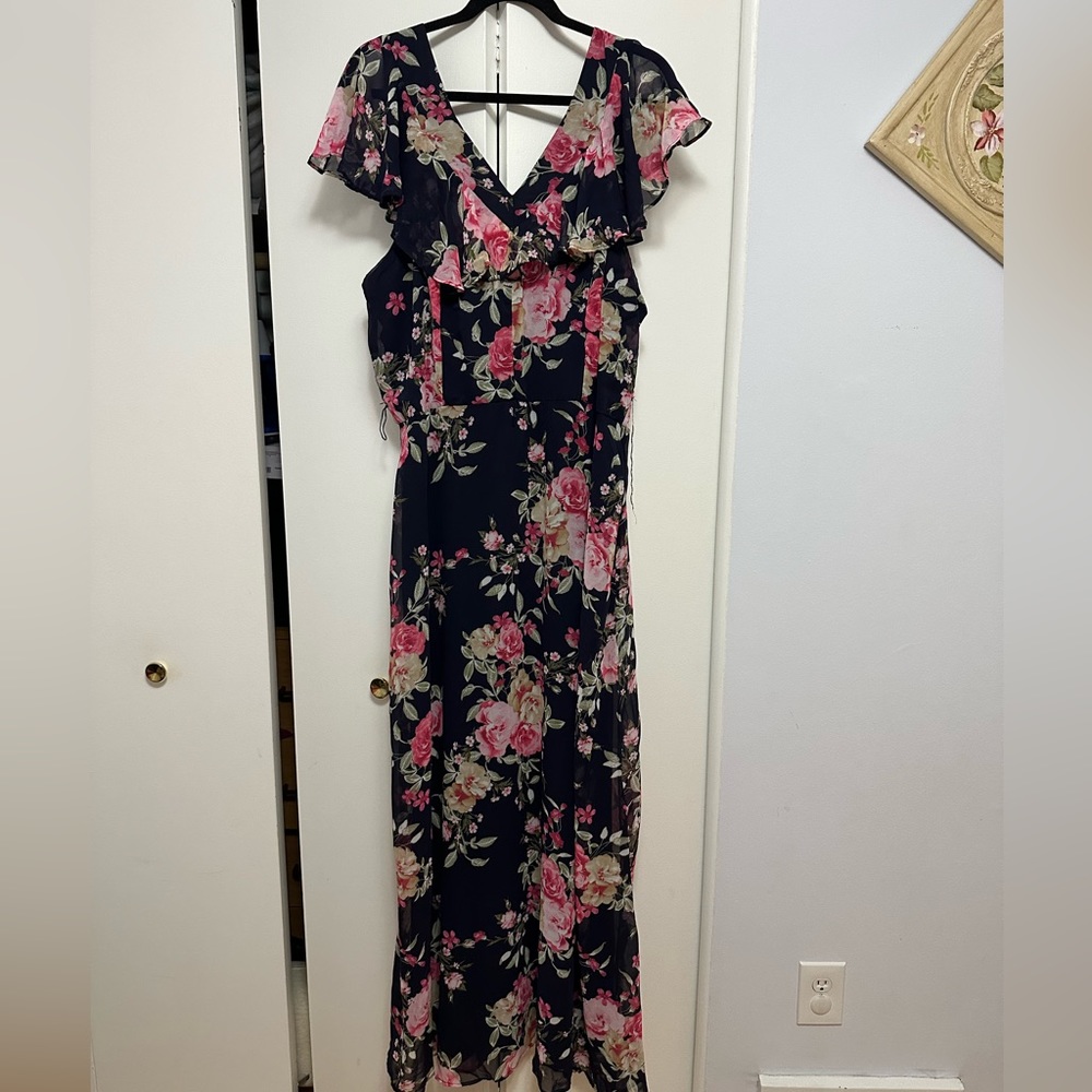 Floral flows dress (nwt)